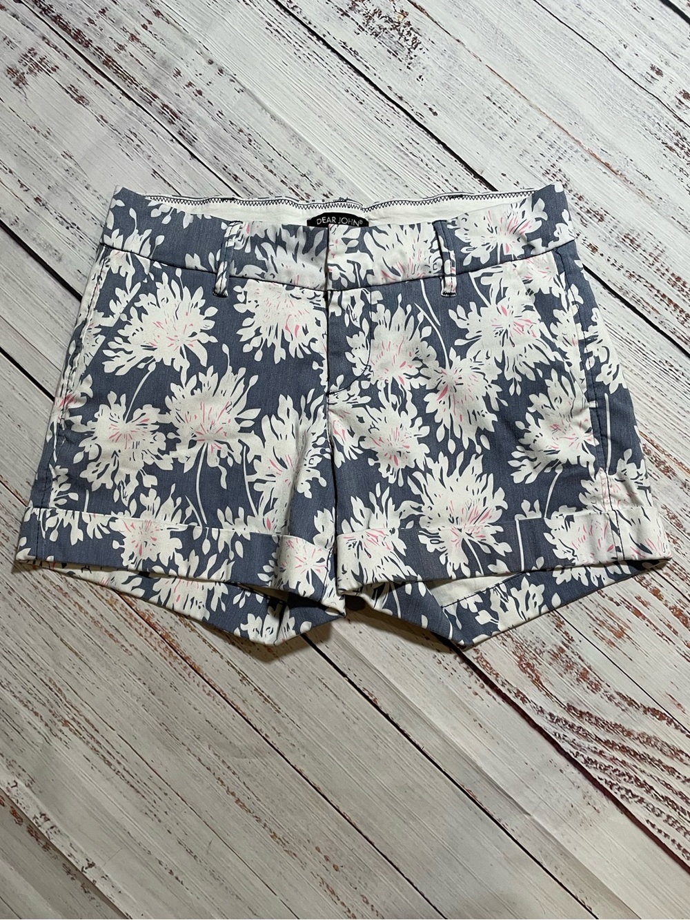 Dear John Finnegan Roll Cuff Printed Shorts. Size 28.
